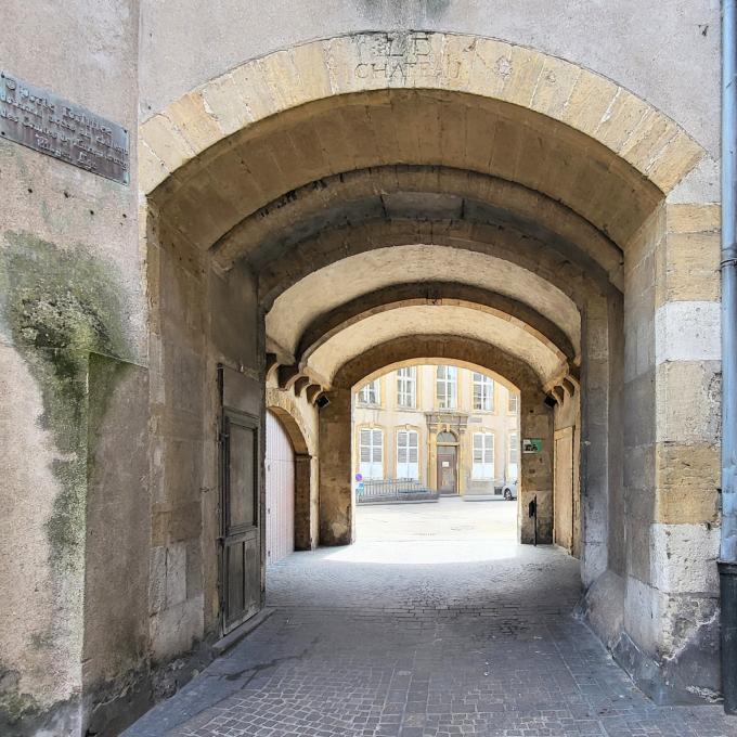 france/grand-est/thionville/cour-du-chateau