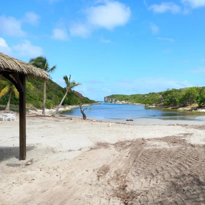 france/guadeloupe/plage-de-la-porte-d-enfer