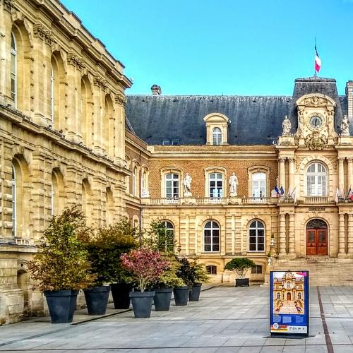 france/hauts-de-france/amiens/hotel-de-ville-d-amiens