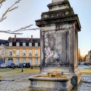 france/hauts-de-france/arras/place-victor-hugo