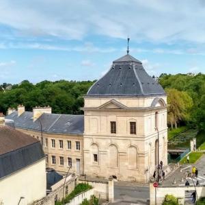 france/hauts-de-france/chantilly/pavillon-de-manse