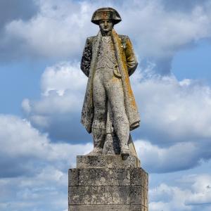 france/hauts-de-france/chemin-des-dames/monument-de-napoleon