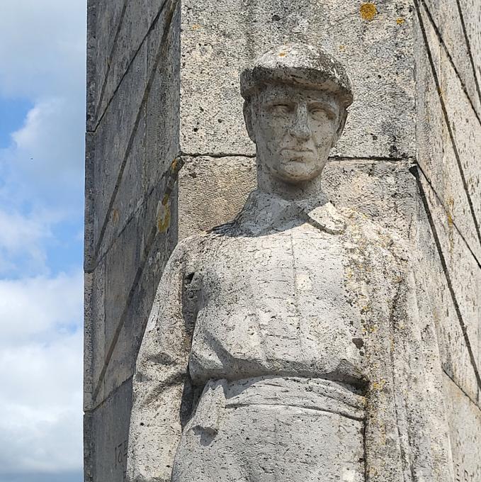 france/hauts-de-france/chemin-des-dames/monument-des-basques