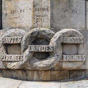 france/hauts-de-france/chemin-des-dames/monument-des-basques