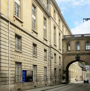 france/hauts-de-france/compiegne/theatre-imperial