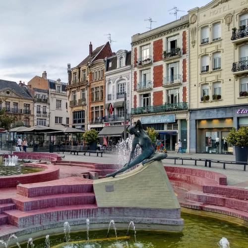 france/hauts-de-france/douai/place-d-armes