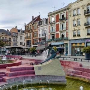 france/hauts-de-france/douai/place-d-armes