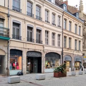 france/hauts-de-france/douai/rue-de-la-mairie