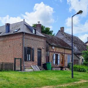 france/hauts-de-france/parfondeval/fermes-en-brique