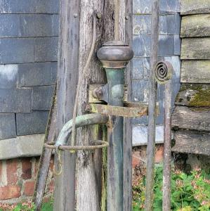 france/hauts-de-france/parfondeval/pompe-a-eau