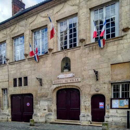 france/hauts-de-france/senlis/mairie