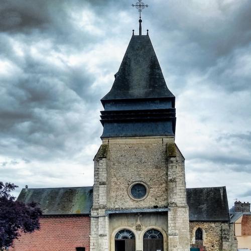 france/hauts-de-france/songeons/eglise