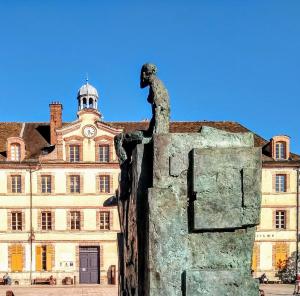 france/ile-de-france/fontainebleau/place-de-la-republique