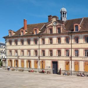 france/ile-de-france/fontainebleau/place-de-la-republique