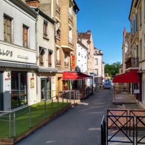 france/ile-de-france/fontainebleau/rue-montebello