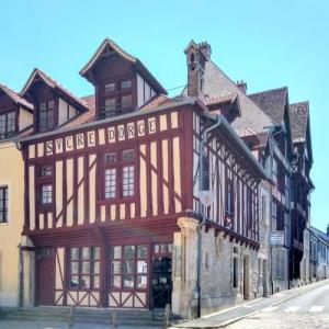 france/ile-de-france/moret-sur-loing/maison-du-bon-saint-jacques