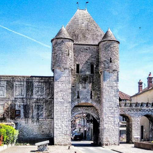 france/ile-de-france/moret-sur-loing/porte-de-samois