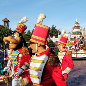 france/ile-de-france/parc-disneyland/parades