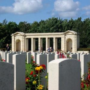 france/normandie/bayeux/cimetiere-militaire-britannique