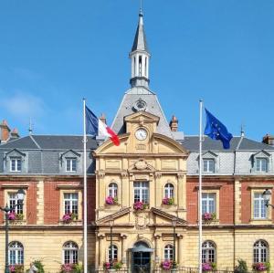 france/normandie/cabourg/mairie