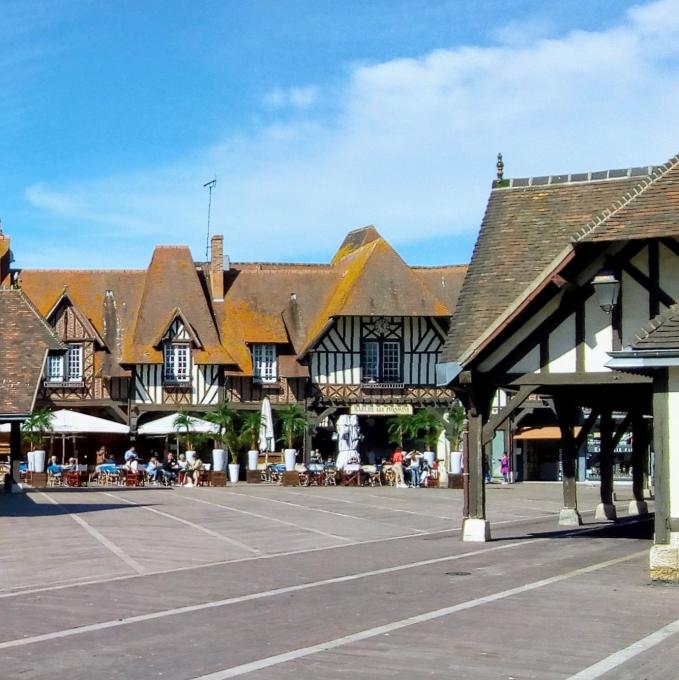 france/normandie/deauville/marche-couvert