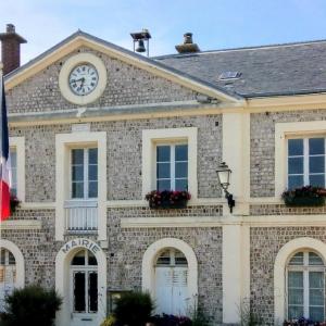 france/normandie/etretat/mairie