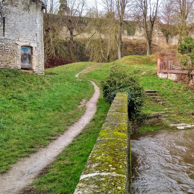 france/normandie/gisors/douves