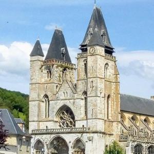 france/normandie/les-andelys/collegiale