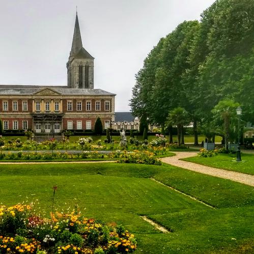 france/normandie/lisieux/jardin-de-l-eveche