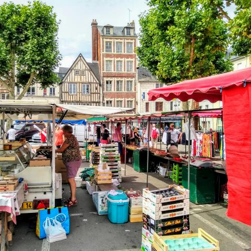 france/normandie/lisieux/place-de-la-republique