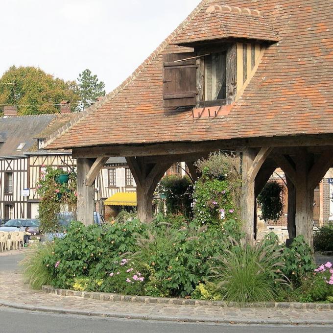 france/normandie/lyons-la-foret/halles