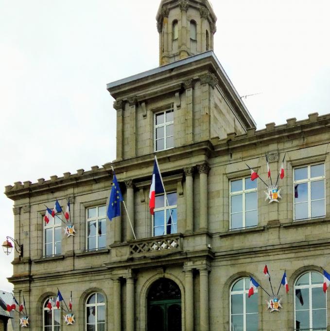 france/normandie/villedieu-les-poeles/mairie