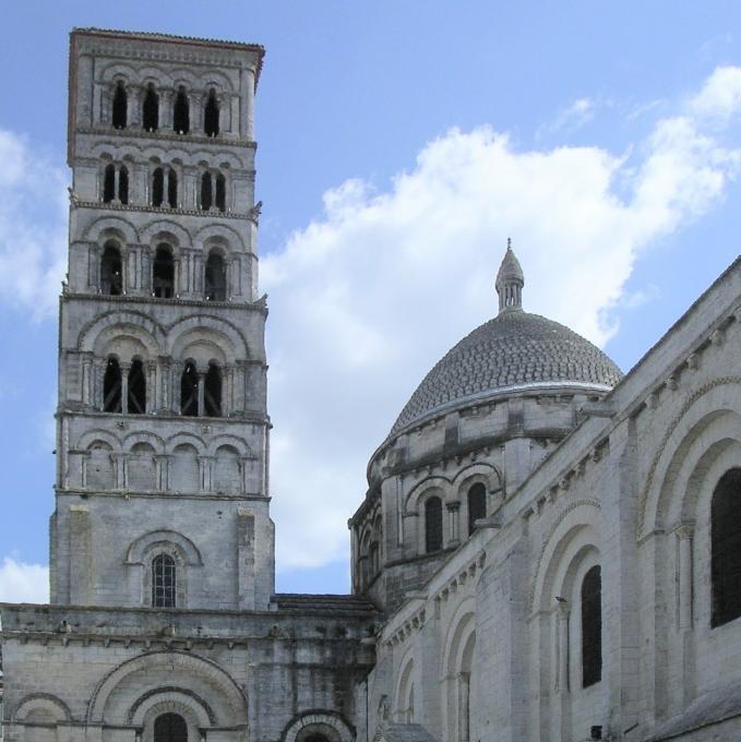 france/nouvelle-aquitaine/angouleme/cathedrale-saint-pierre