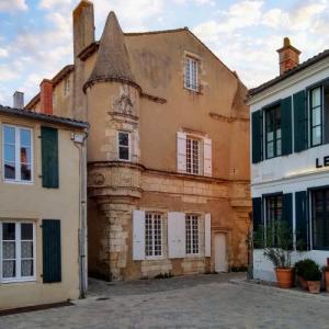 france/nouvelle-aquitaine/ars-en-re/ancien-manoir