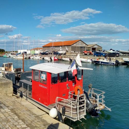 france/nouvelle-aquitaine/ars-en-re/port