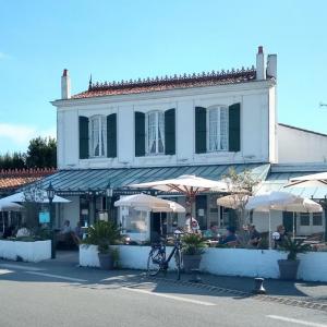 france/nouvelle-aquitaine/ars-en-re/port