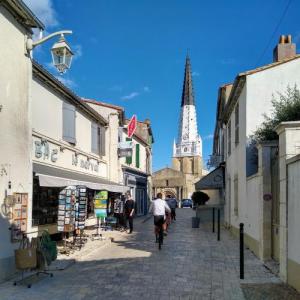 france/nouvelle-aquitaine/ars-en-re/rue-thiers