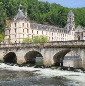 france/nouvelle-aquitaine/brantome/pont-coude