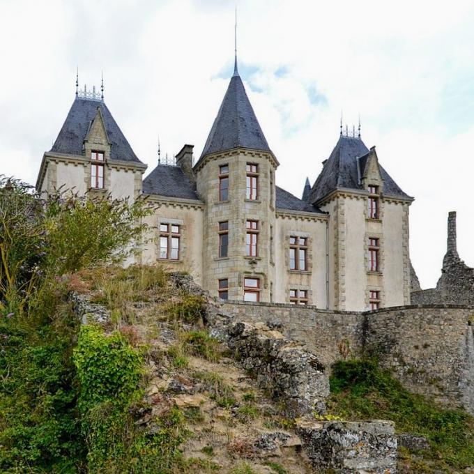 france/nouvelle-aquitaine/bressuire/chateau-de-bressuire