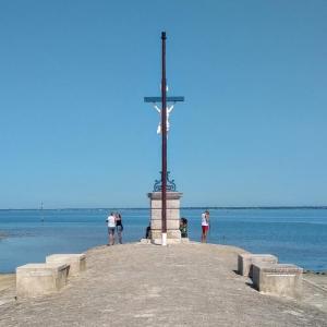 france/nouvelle-aquitaine/gujan-mestras/croix-du-port-de-larros