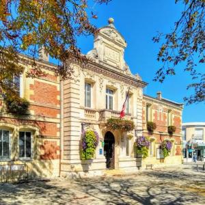 france/nouvelle-aquitaine/hourtin/mairie