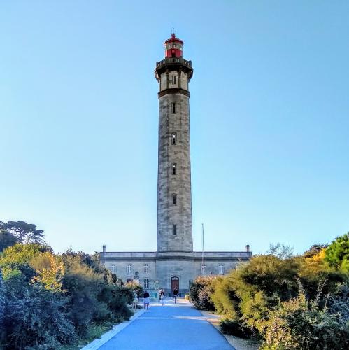 france/nouvelle-aquitaine/ile-de-re/phare-des-baleines