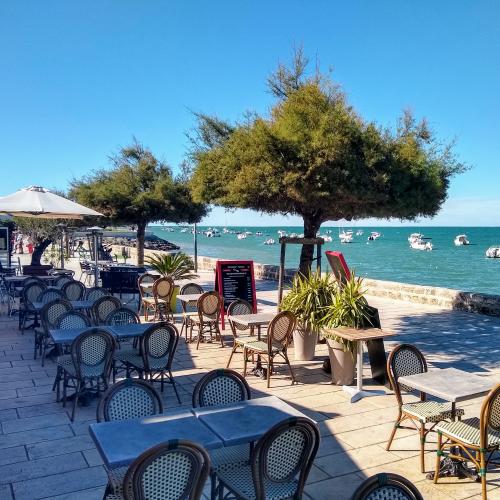 france/nouvelle-aquitaine/la-flotte/quais