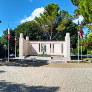 france/nouvelle-aquitaine/la-rochelle/monument-aux-morts