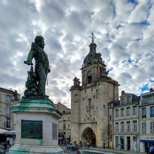 france/nouvelle-aquitaine/la-rochelle/porte-de-la-grosse-horloge