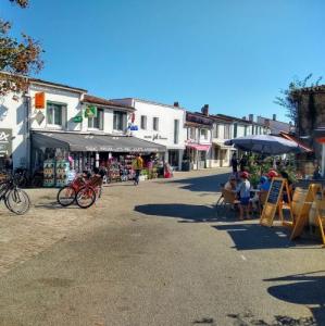 france/nouvelle-aquitaine/les-portes-en-re