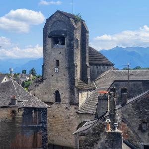france/nouvelle-aquitaine/oloron-sainte-marie/eglise-sainte-croix