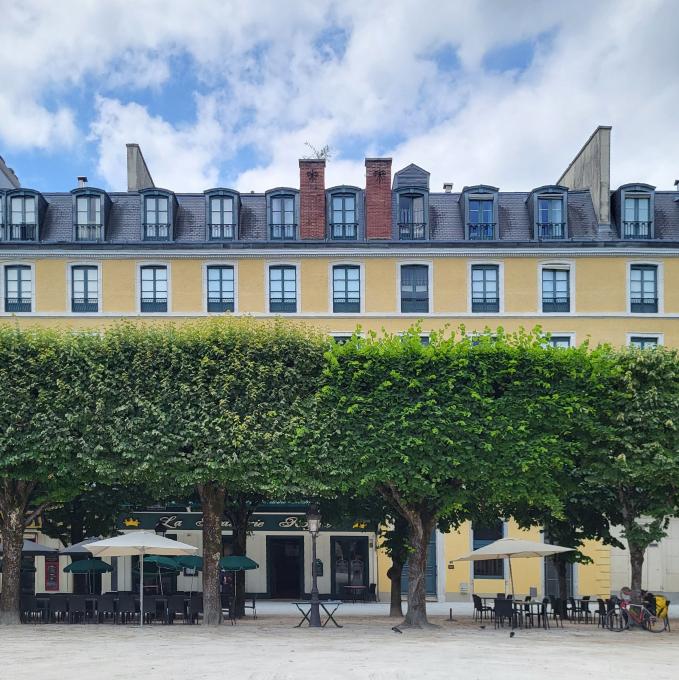 france/nouvelle-aquitaine/pau/place-royale