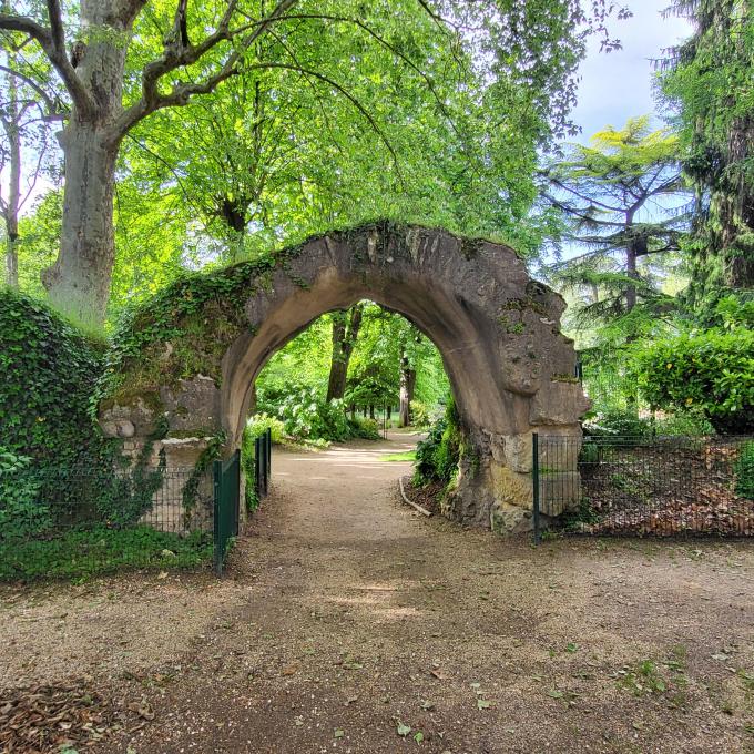 france/nouvelle-aquitaine/perigueux/jardin-des-arenes