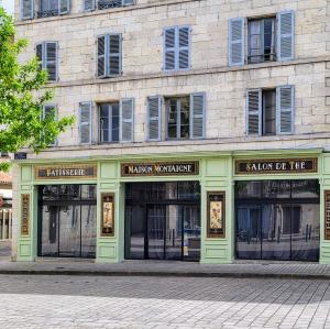 france/nouvelle-aquitaine/perigueux/place-de-l-ancien-hotel-de-ville